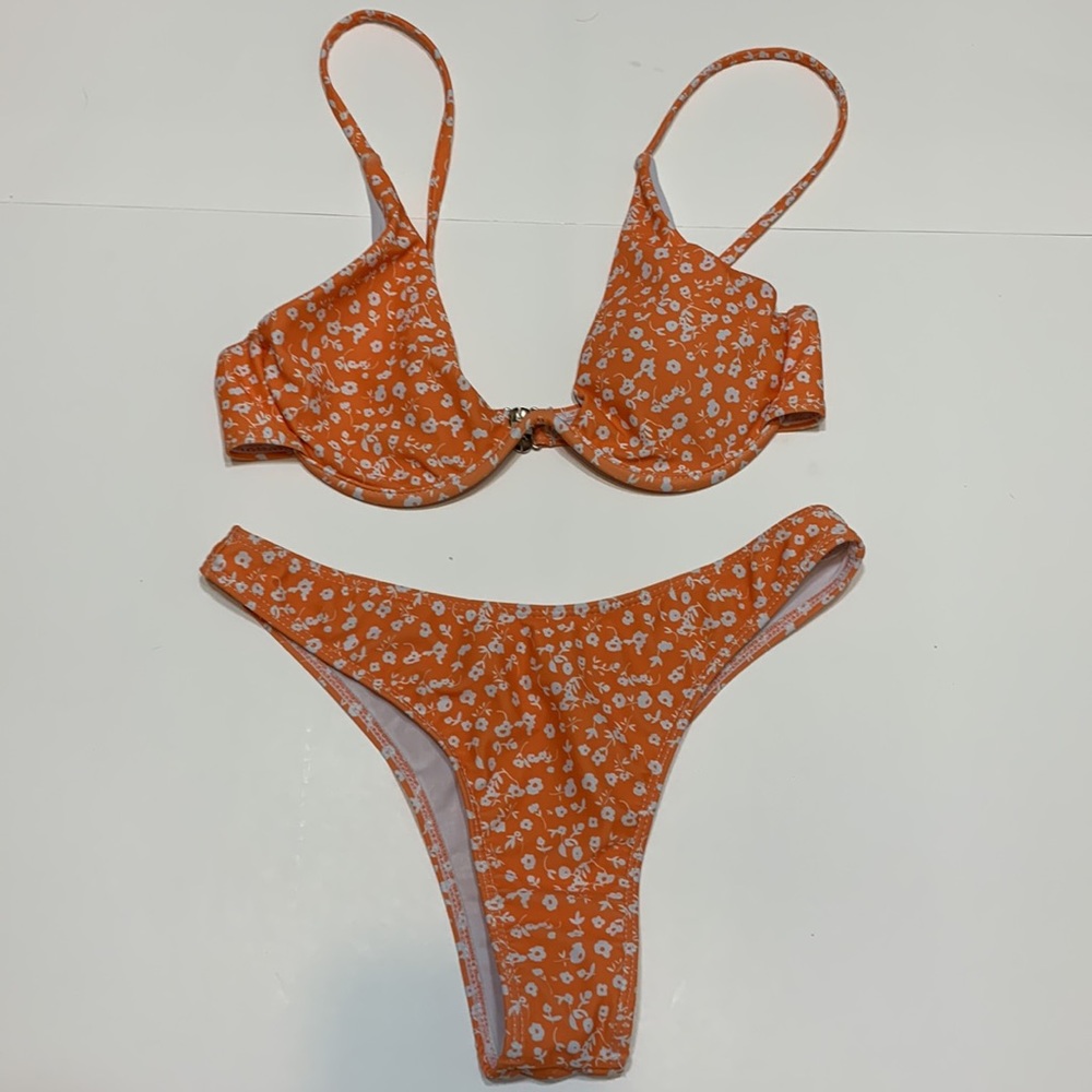 Swimsuit - Picture 2 of 6